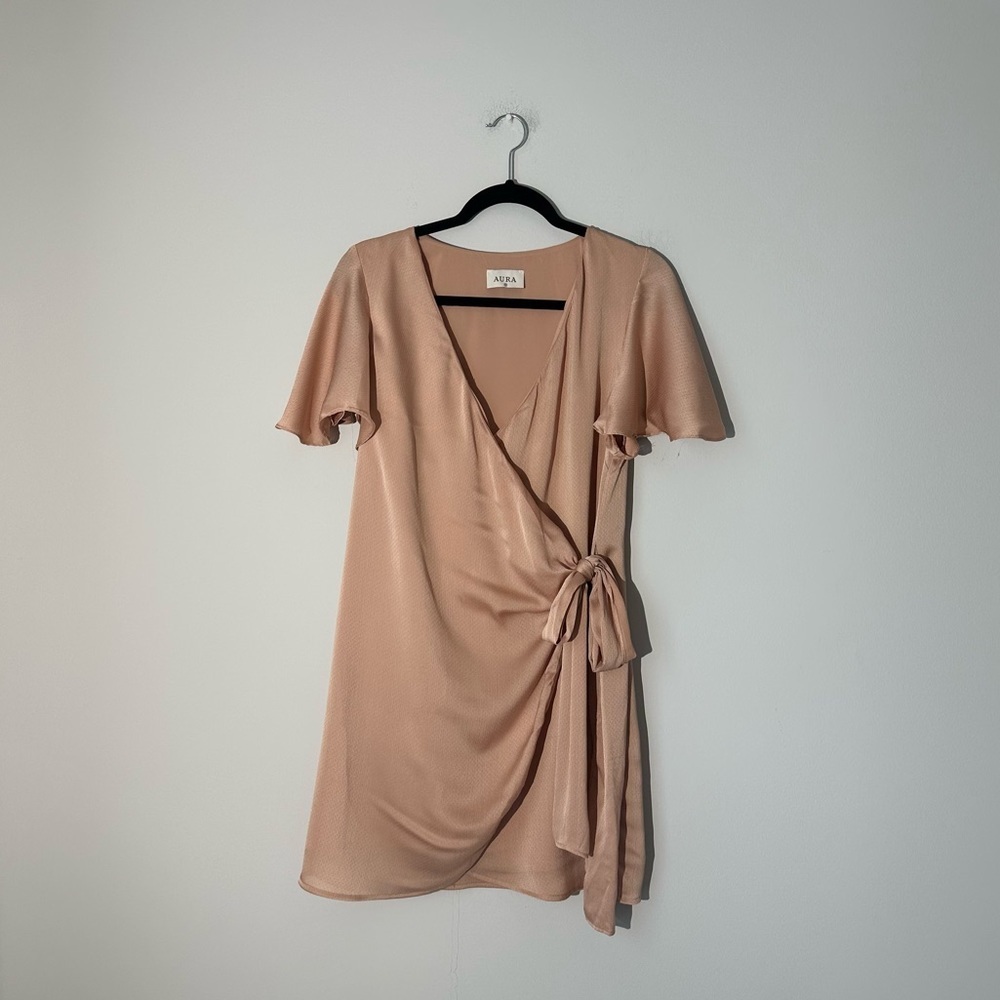 Aura peach wrap dress size M